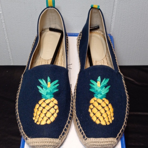 🎉HP🎉Vera Bradley Embroidered Espadrilles - Picture 4 of 6